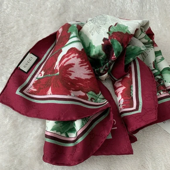 NWT Authentic Gucci Floral Deep Love Silk Scarf - Picture 8 of 11
